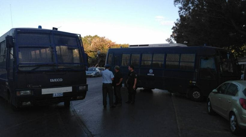 Σε κλοιό διαδηλωτών ο Τσίπρας στο Ηράκλειο – «Φρούριο» η πόλη